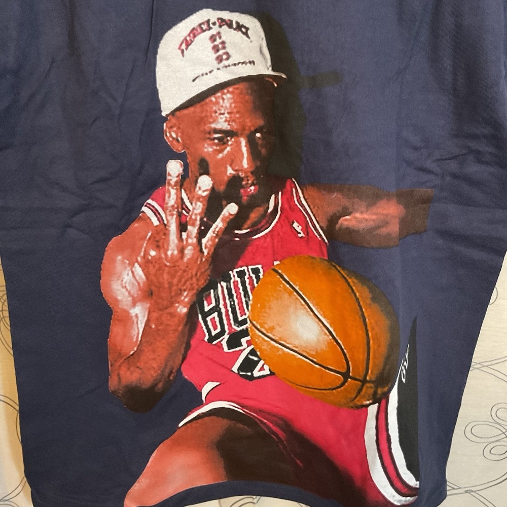 Legendary Michael Jordan NBA Championship 3 Peat Navy Men's T-shirt Medium
